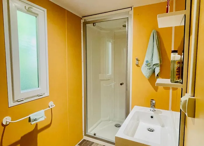 Mobil-home Confortable Avec Terrasse Au Calme - Api-1-52-915 * Camon (Languedoc-Roussillon)