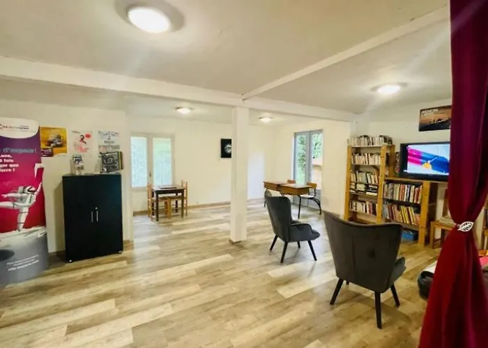 Campingplatz Mobil-home Confortable Avec Terrasse Au Calme - Api-1-52-915 Camon (Languedoc-Roussillon)