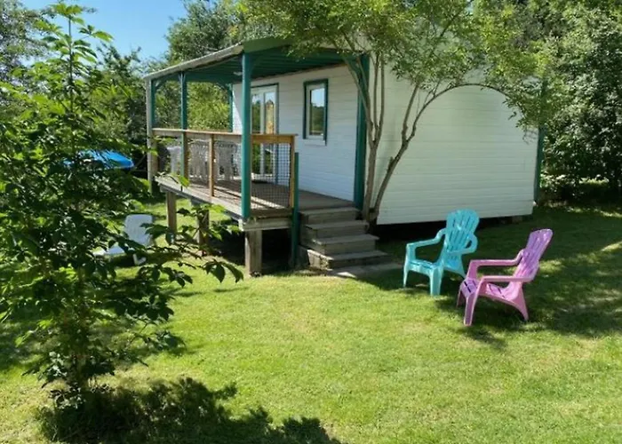 אתר קמפינג Mobil-home Confortable Avec Terrasse Au Calme - Api-1-52-915 Camon (Languedoc-Roussillon)